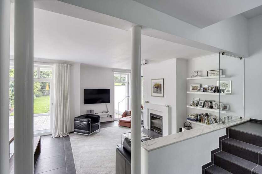 Haus zum Kaufen in Düsseldorf-Wittlaer 1.585.000 € 158 m²