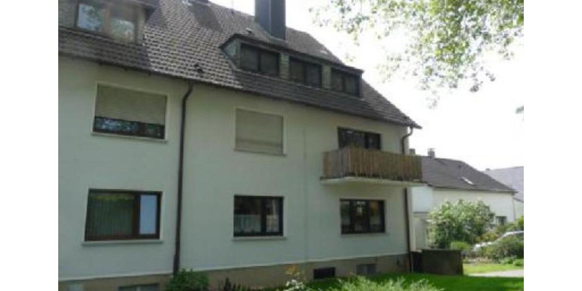 Mehrfamilienhaus mit 4 Garagen in guter Lage zimmer