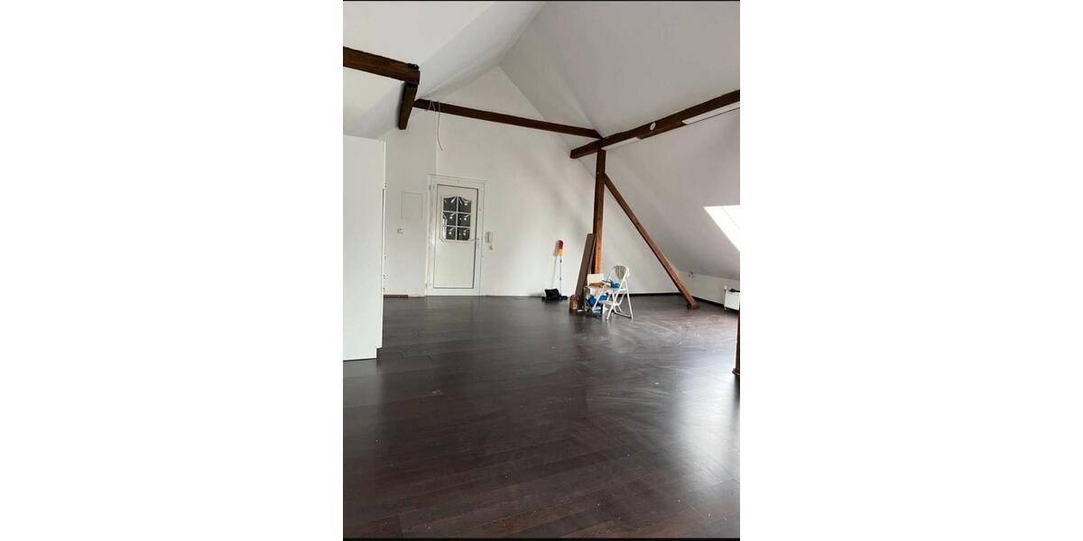 Dachgeschoßwohnung Essen Stadtbezirk VI - 2.5 Zimmer, 75 m&sup2;, 600&euro; | Angebot:25552920