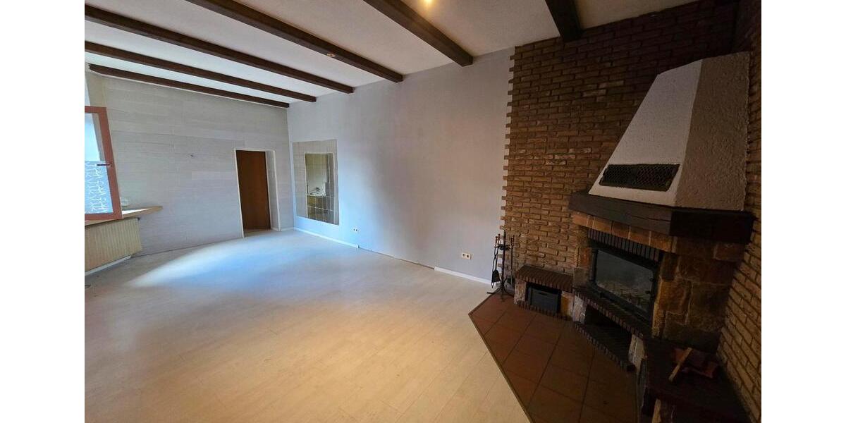 Erdgeschoßwohnung Duisburg Hamborn - 5 Zimmer, 166 m&sup2;, 175.000&euro; | Angebot:26480561