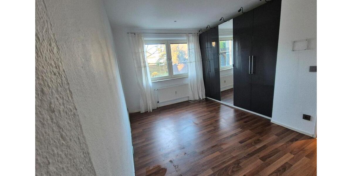 80m², Erdgeschoss, 2 Badezimmer + Luxus-Küche 3.5 zimmer