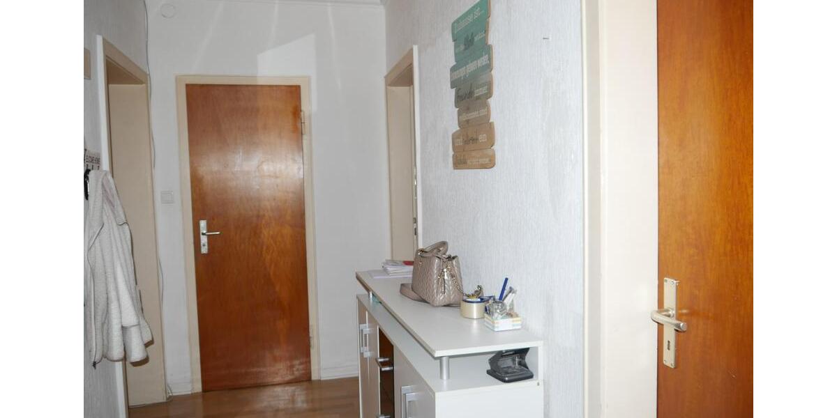 Etagenwohnung Duisburg Mittelmeiderich - 4 Zimmer, 100 m&sup2;, 798&euro; | Angebot:25754033