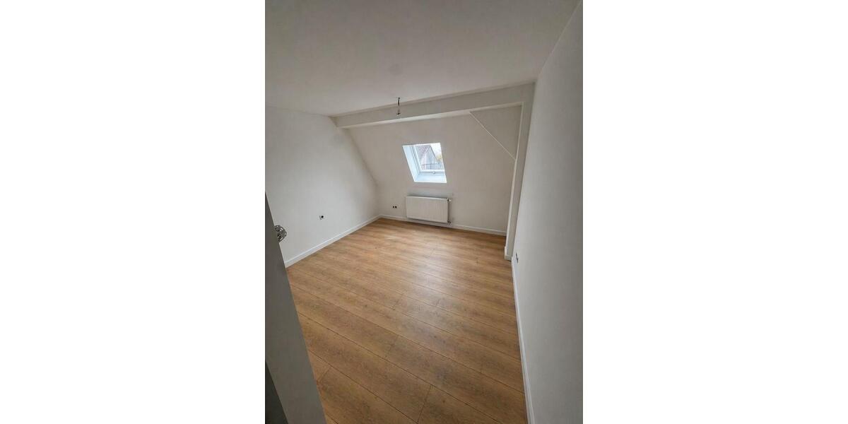 Maisonettenwohnung Duisburg Laar - 5 Zimmer, 120 m&sup2;, 1.200&euro; | Angebot:26126118