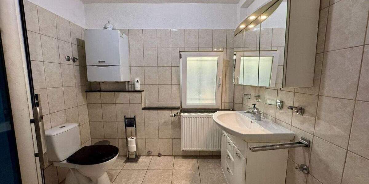 Aus Alt mach Neu! Freistehendes Einfamilienhaus mit großem Garten in Mettmann 3 zimmer