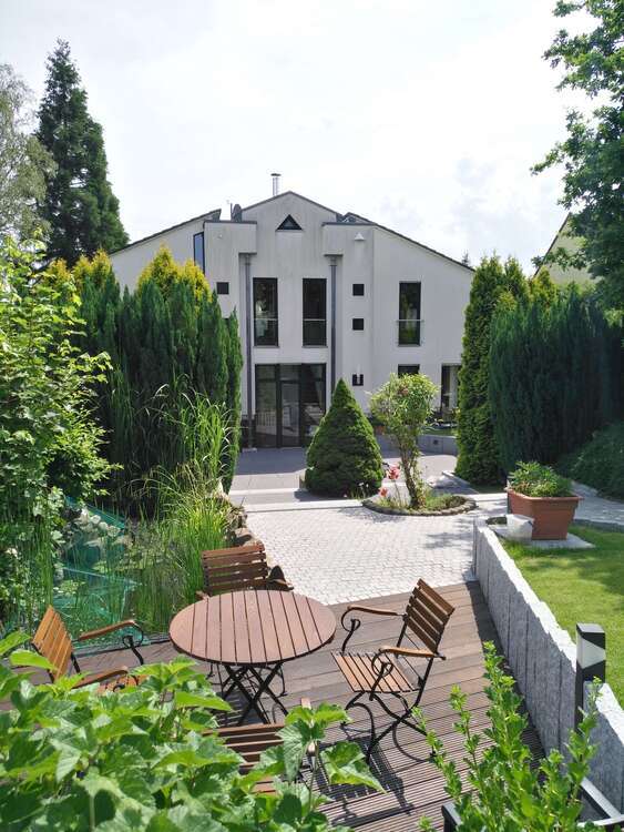 Haus zum Mieten in Essen 3.300 € 240 m²