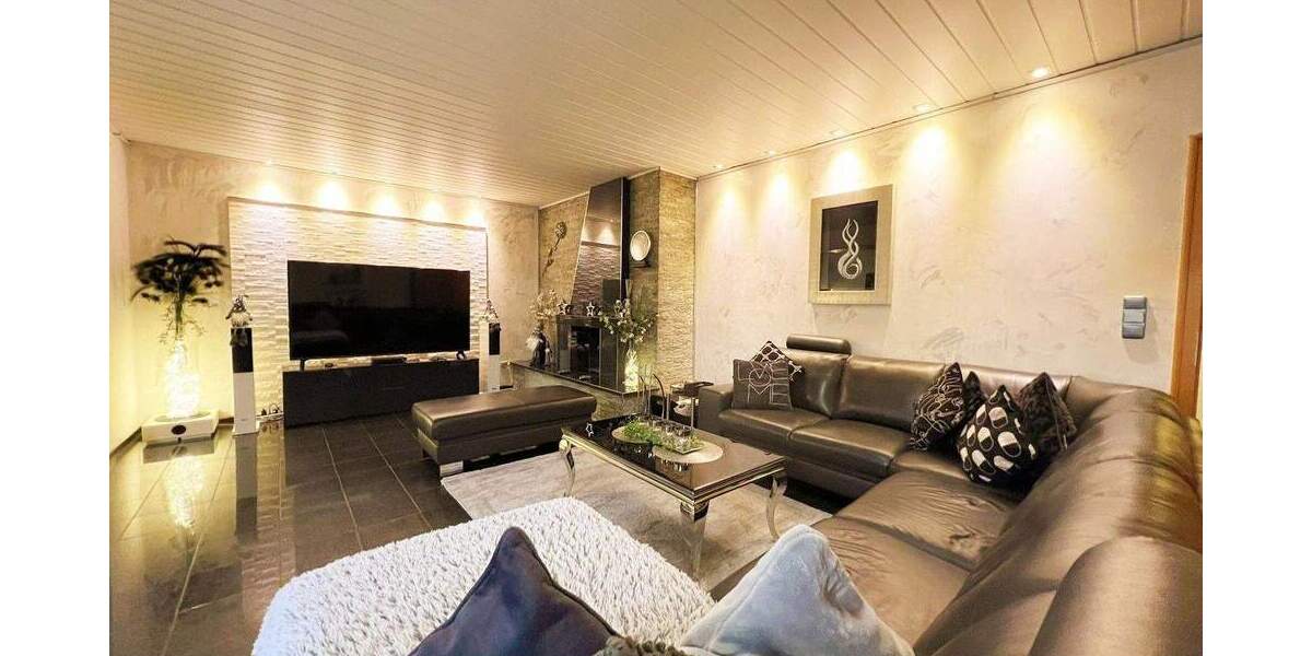 Freistehendes Zwei-Familienhaus mit großem Garten und Garage in DU-Bergheim 7 zimmer