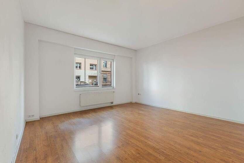 Großzügige 5-Zimmer-Wohnung mit Wintergarten & privatem Innenhof in Oberbilk 5 zimmer