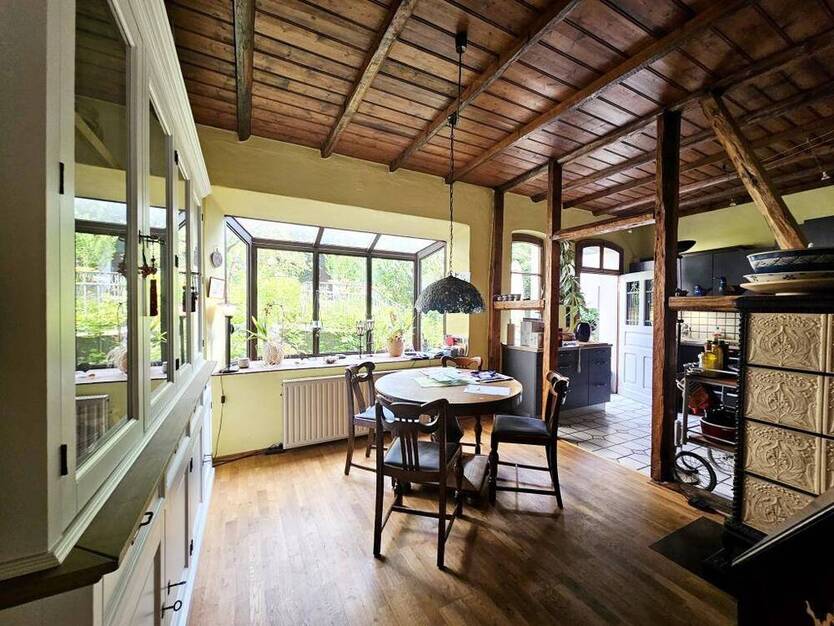 Moderne Architektur trifft auf charmante Baukunst – Häuserensemble aus 2 Einfamilienhäuser, EinliegerWohnung + Fabrikgebäude