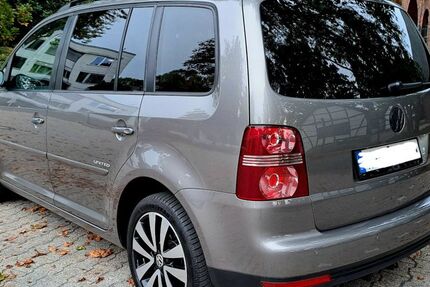 VW Touran 235.000 km 4.300 &euro; Witten 58456