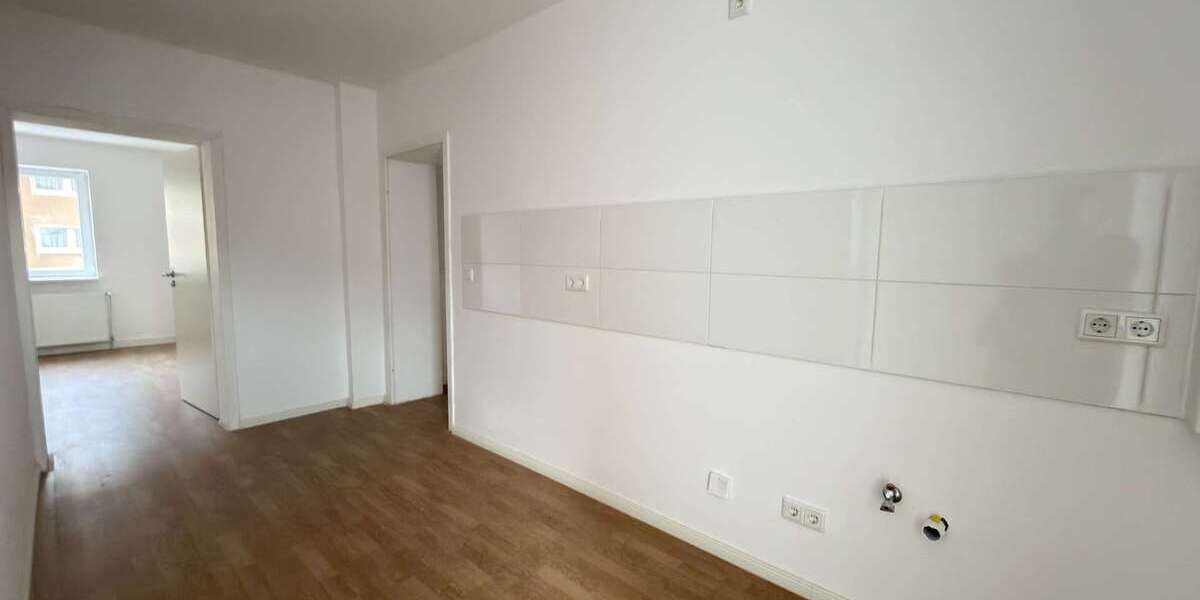 Exklusives Investment: Kernsaniertes Mehrfamilienhaus mit Balkon und Terrasse - Mehrfamilienhaus, Wohnhaus Gelsenkirchen Gelsenkirchen-West | Angebot:25751689