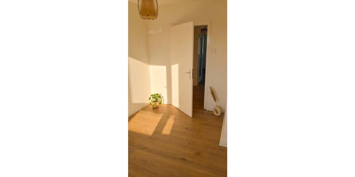 Etagenwohnung Gelsenkirchen Ückendorf - 4 Zimmer, 75 m&sup2;, 562&euro; | Angebot:25782970