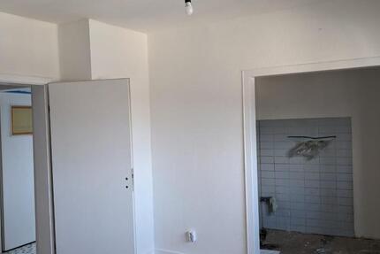 * Renovierte 2-Zimmer-Wohnung mit Kochnische * 2 zimmer