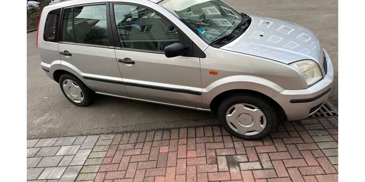 Ford Fusion 186.000 km 2.900 &euro; Wuppertal 42283