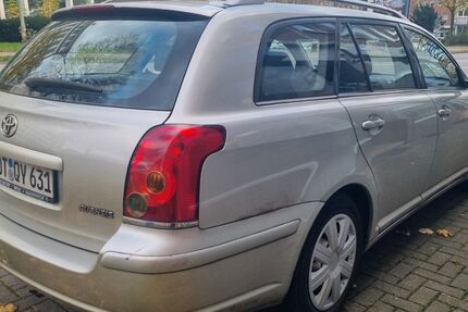 Toyota Avensis 212.000 km 2.250 € Bottrop 46236