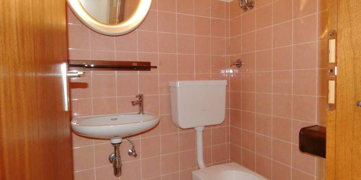 Etagenwohnung Ratingen Lintorf - 3 Zimmer, 83 m&sup2;, 210.000&euro; | Angebot:26806481