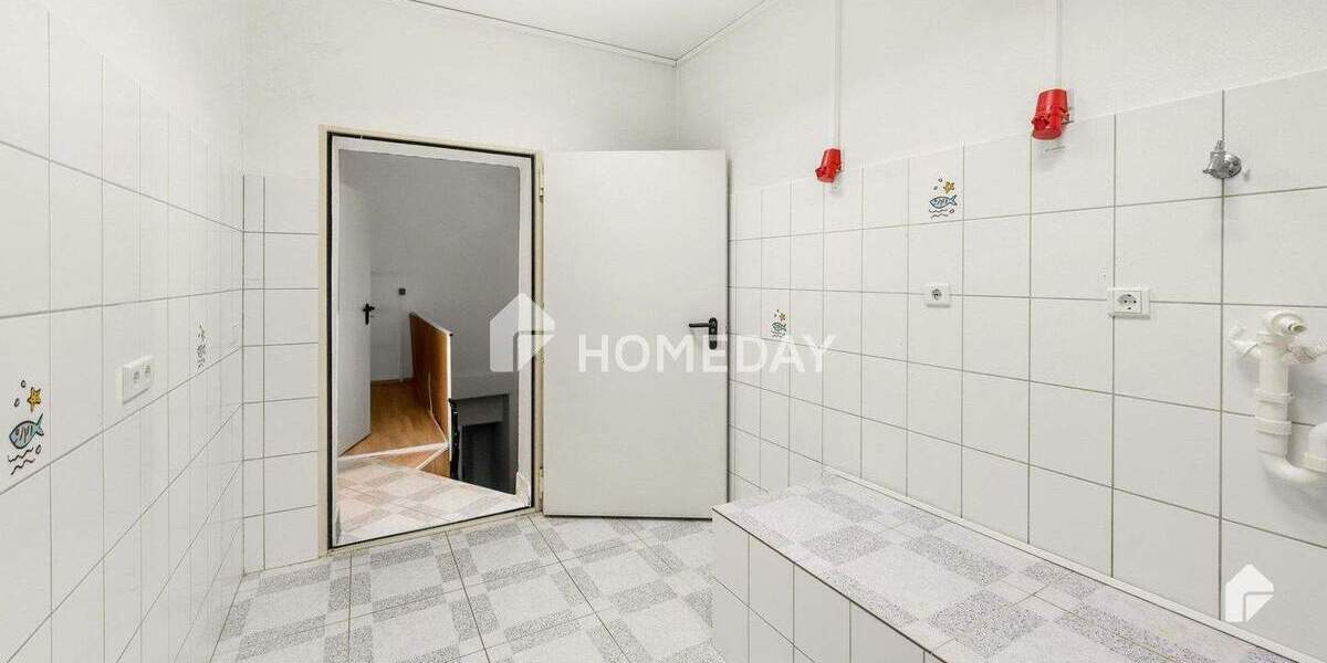 Bezugsfrei! Großzügige 6-Zimmer-Wohnung mit Balkon, EBK und 4 Stellplätzen in Wetter (Ruhr) 6 zimmer