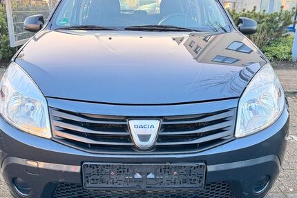 Dacia Sandero 180.000 km 1.599 &euro; Oberhausen 46047