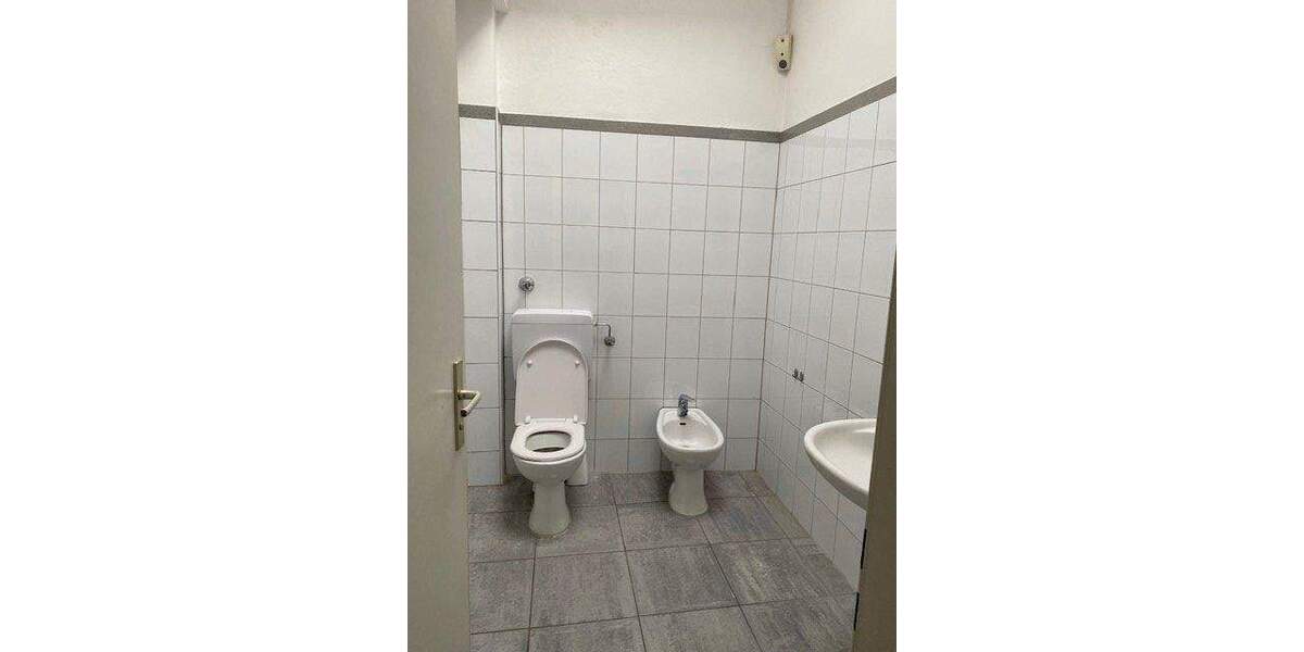 Gewerbeobjekt Düsseldorf Pempelfort - 3 Zimmer, 2.200&euro; | Angebot:25265287