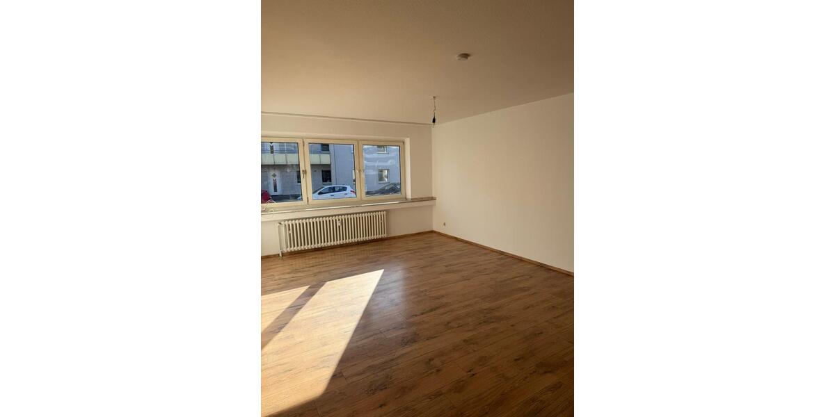 Etagenwohnung Duisburg Essenberg - 3 Zimmer, 88 m&sup2;, 495&euro; | Angebot:25646850