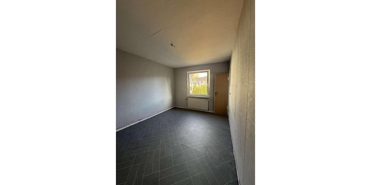 Großzügige 5-Zimmer-Wohnung in- Ideal für Selbstrenovierer – 3 Monate mietfrei! 5 zimmer