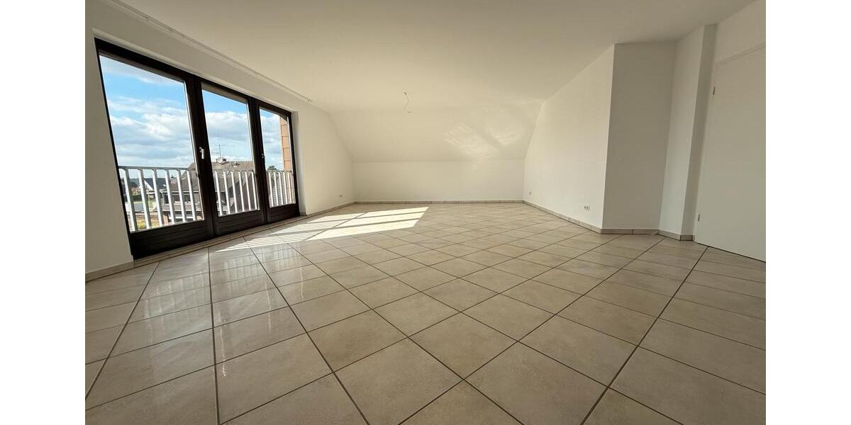 Dachgeschoßwohnung Duisburg Huckingen - 2 Zimmer, 89 m&sup2;, 850&euro; | Angebot:25840854