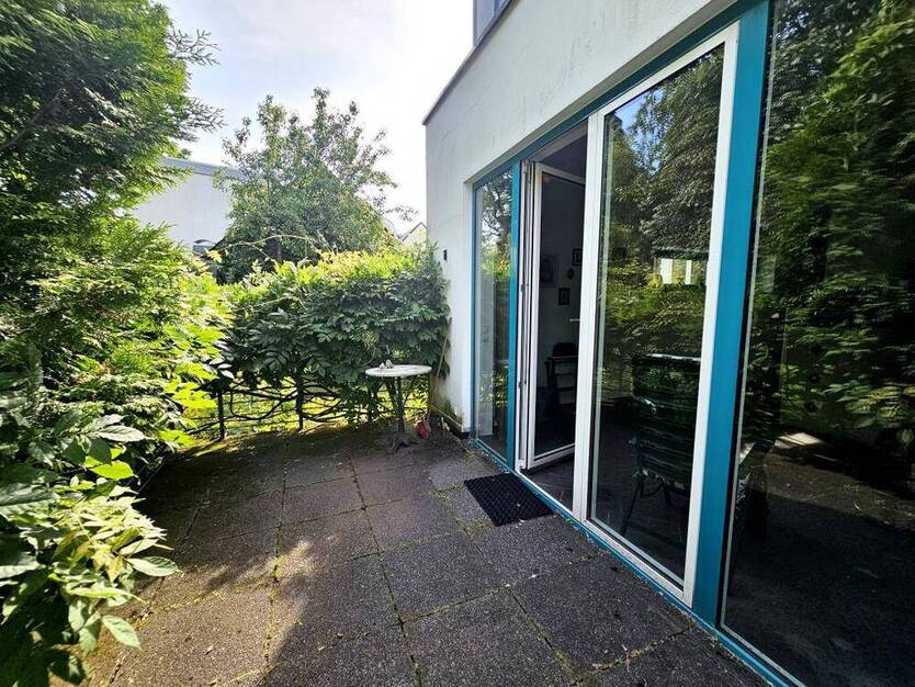 Moderne Architektur trifft auf charmante Baukunst – Häuserensemble aus 2 Einfamilienhäuser, EinliegerWohnung + Fabrikgebäude