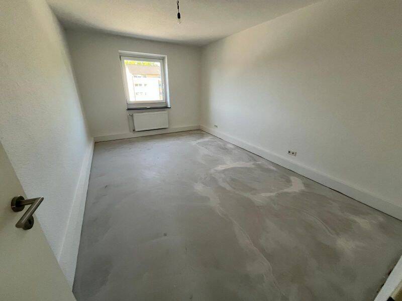 frisch renovierte 3,5-Zimmer-Wohnung mit Balkon