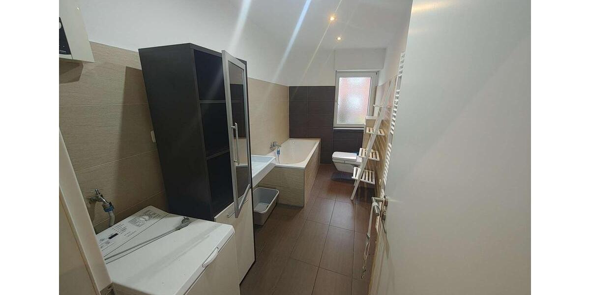 Schöne Altbau-Wohnung im Erdgeschoss 2 zimmer