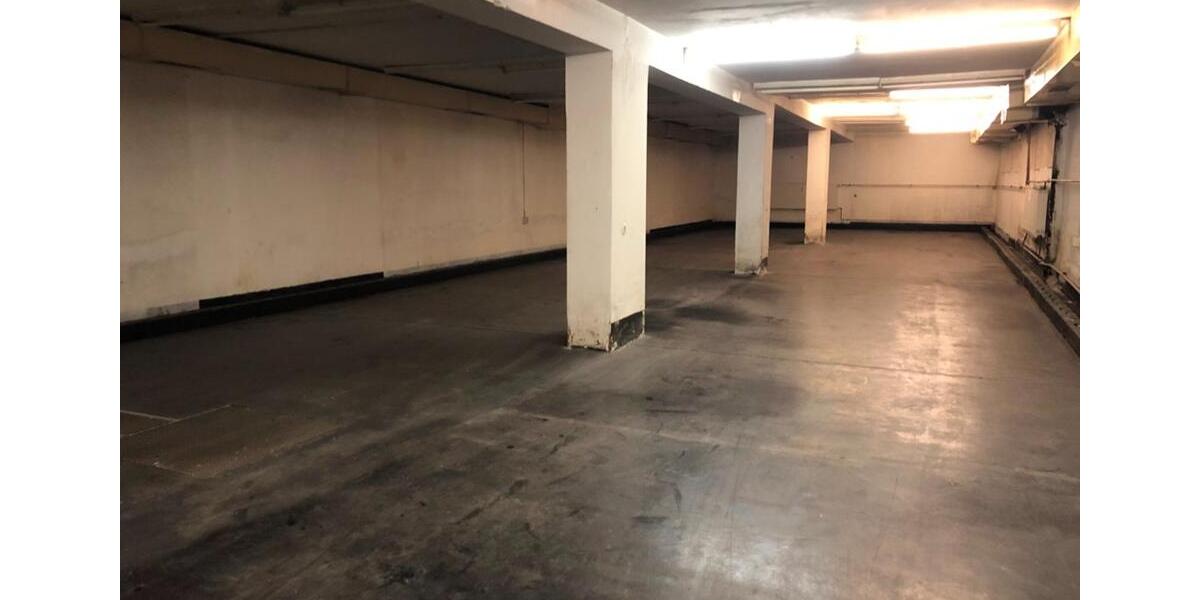 Lagerhalle 300m² auf 2 Ebene mit kleines Ladenlokal zimmer