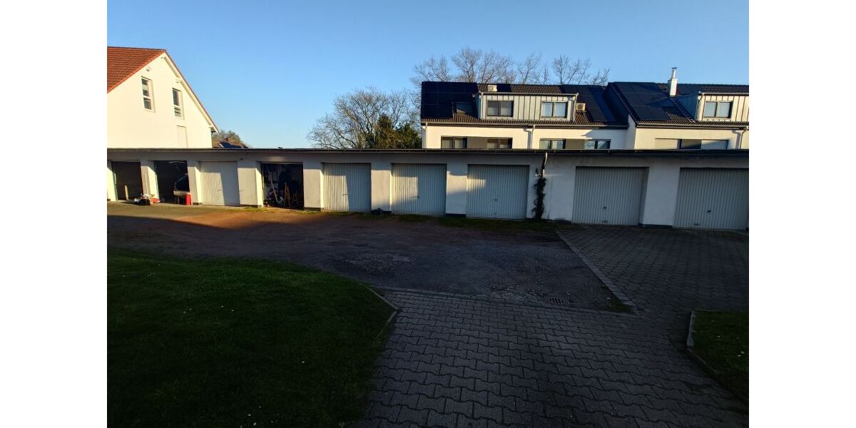 Provisionsfrei* Mehrfamilienhaus mit 4 Garagen in guter Lage - Mehrfamilienhaus, Wohnhaus Essen Stadtbezirk VIII | Angebot:27468580