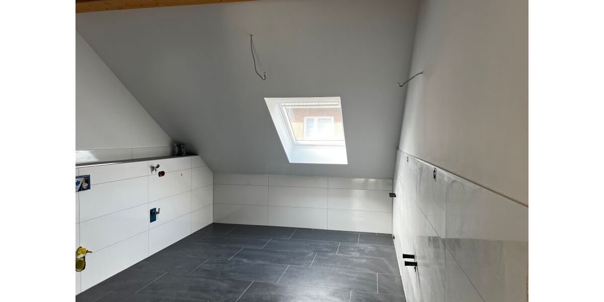 Provisionsfrei* Das letzte EinfamilienhausMittelhaus mit PV+Speicher 10,4 KW+Garage 140m zum Rheinufer Energiebedarf 22,4 kWhm2a - Einfamilienhaus Duisburg Essenberg | Angebot:27447235