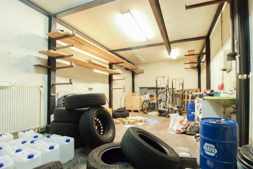 Attraktive Gewerbeeinheit mit Büroflächen, Lager und Entwicklungspotenzial in Duisburg-Buchholz zimmer