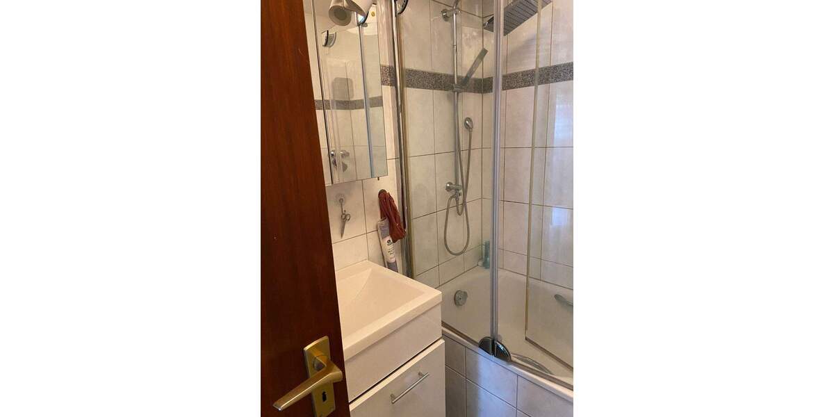 Etagenwohnung Bochum Stiepel - 4 Zimmer, 99 m&sup2;, 1.150&euro; | Angebot:25801408