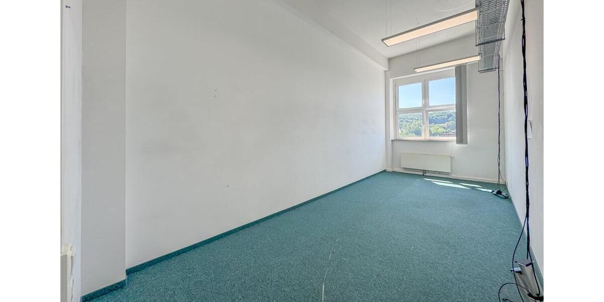 LAGER – 390 m² – LASTENAUFZUG – STELLPLÄTZE – BARRIEREFREI – SICHERHEITSDIENST – opt. BEHEIZT zimmer