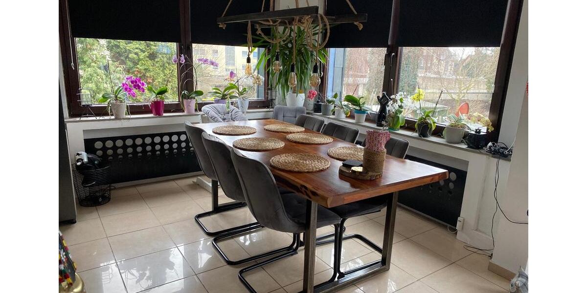 Wohnung etwa 90qm zu vermieten ab Mai 2026 2 zimmer