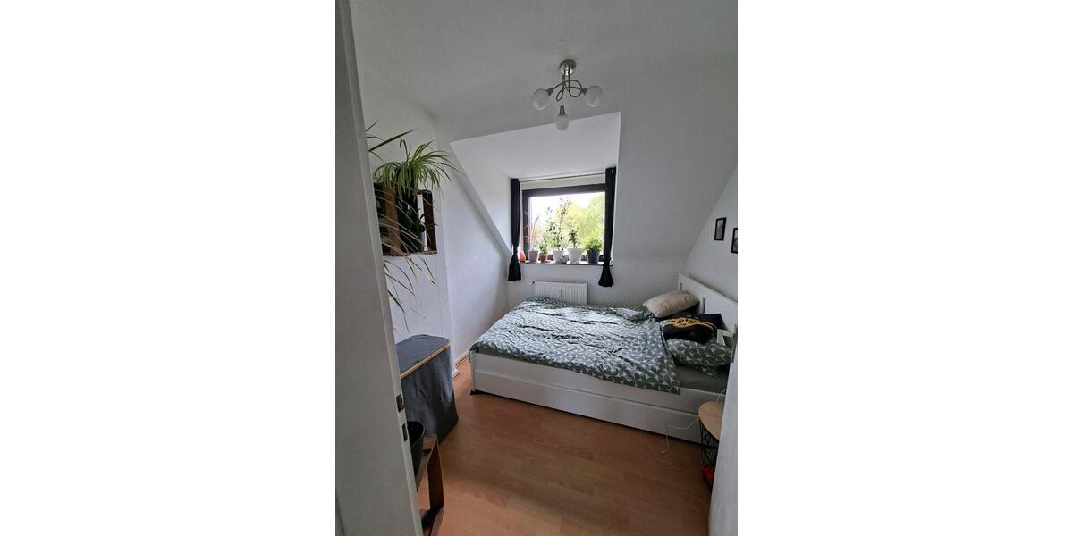 Dachgeschoßwohnung Essen Stadtbezirk IV - 3 Zimmer, 67 m&sup2;, 855&euro; | Angebot:26441293