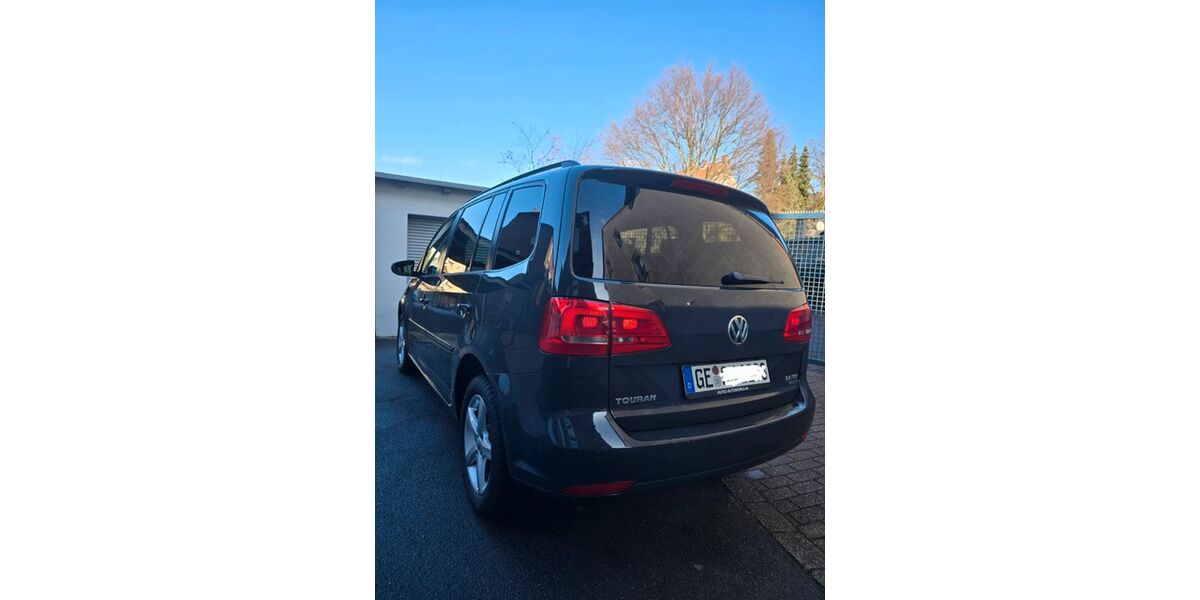 VW Touran 235.200 km 7.999 &euro; Gelsenkirchen 45886