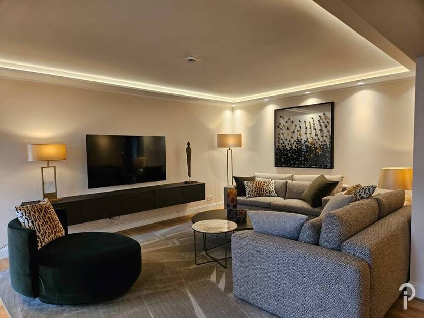 Inselstraße - Luxuriöse 4 Zimmer-Wohnung vollmöbliert mit Blick in den Hofgarten