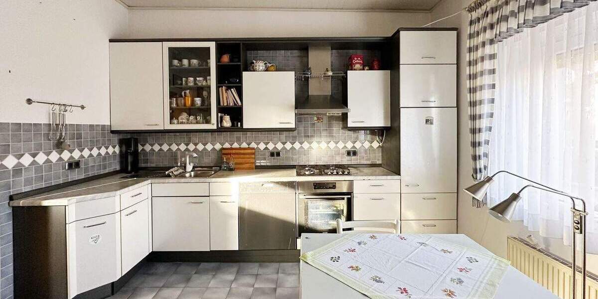 Charmante Doppelhaushälfte, 127 m², mit großzügigem Garten in E-Schonnebeck 4 zimmer