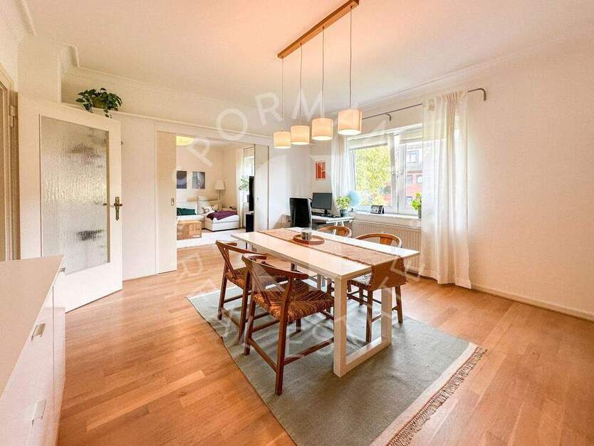 Eleganter Altbau - klassisch, offen, außergewöhnlich schön. 3 zimmer