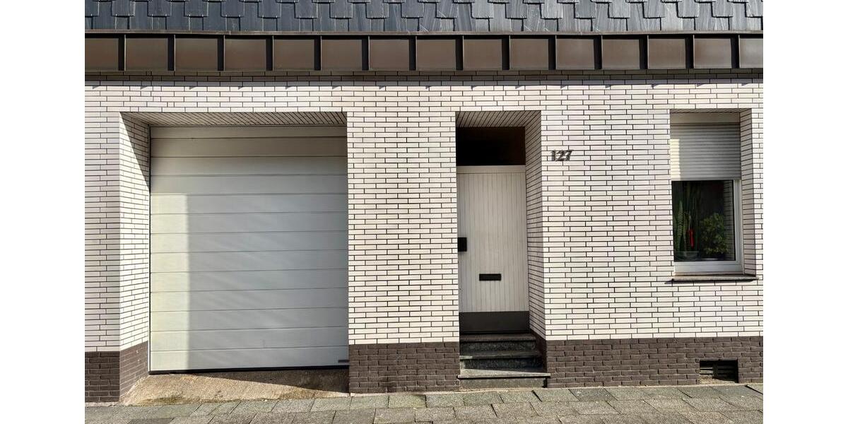 Renditestarkes MFH + 7 Garagen in Duisburg-Dellviertel 14 zimmer