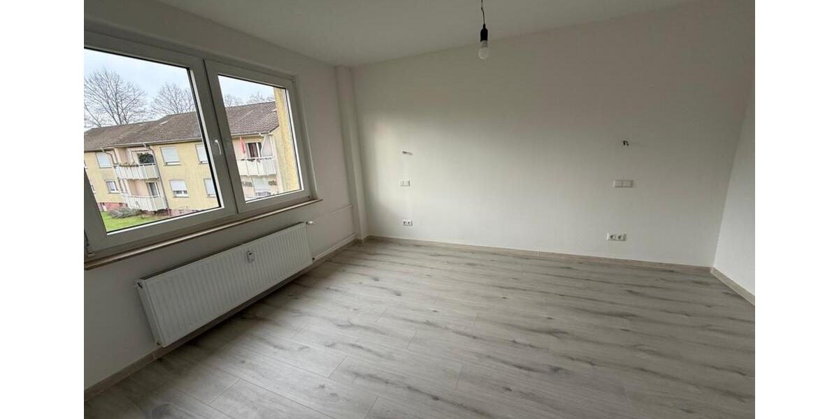 freie kompl. san. ETW 3 Raum KDB 1.OG Balkon 58,2 qm 6 FH E-Horst 3.5 zimmer