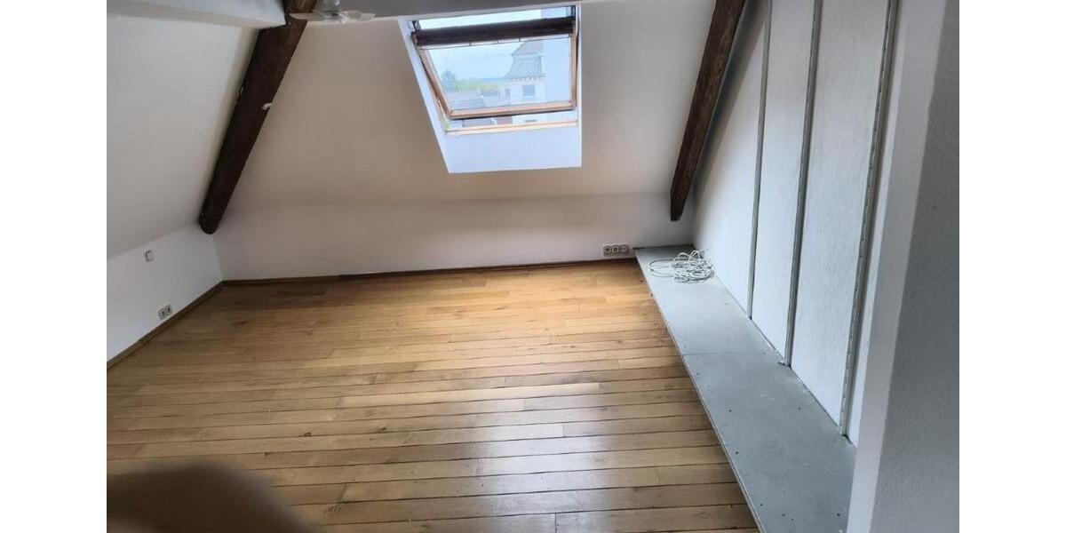 Dachgeschoßwohnung Velbert - 4 Zimmer, 100 m&sup2;, 1.400&euro; | Angebot:26461496