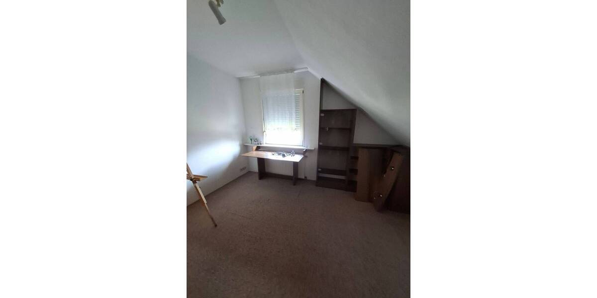 Freistehendes Ein-Zweifamilienhaus mit Garten, Sauna und Kellerbar in ruhiger Sackgasse in Moers-Kapellen zimmer