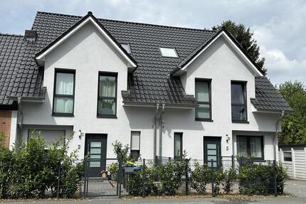 Nahe Metro und franz. Schule - Neubau - effizient - mit Topaustattung und Garten