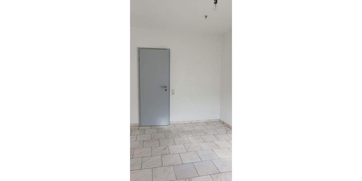 Etagenwohnung Duisburg Rahm - 4 Zimmer, 130 m&sup2;, 1.800&euro; | Angebot:25854102