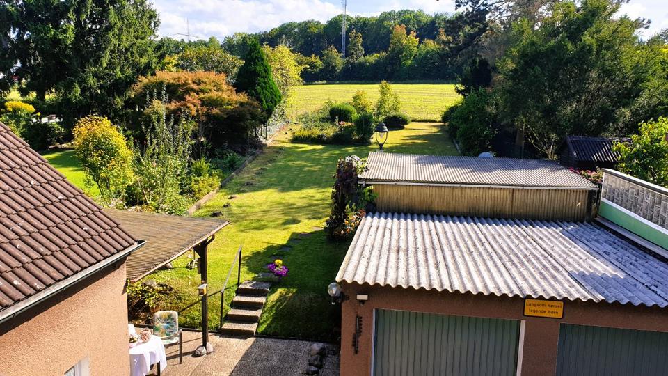 Schöne Doppelhaushälfte gute Aufteilung, großer Garten, Feldblick