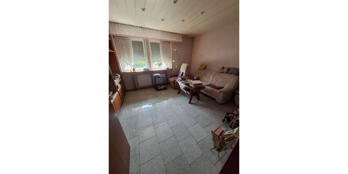 Freistehendes Ein-Zweifamilienhaus mit Garten, Sauna und Kellerbar in ruhiger Sackgasse in Moers-Kapellen zimmer