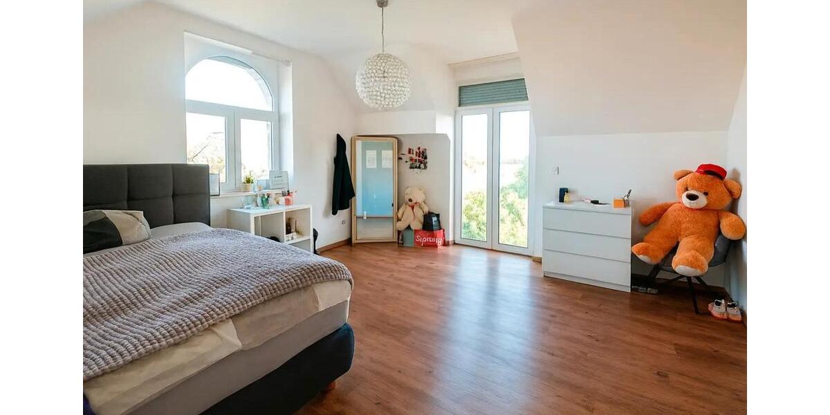 Freistehendes Einfamilienhaus 362m² mit Poolhaus & Pool - 6482m² 10 zimmer