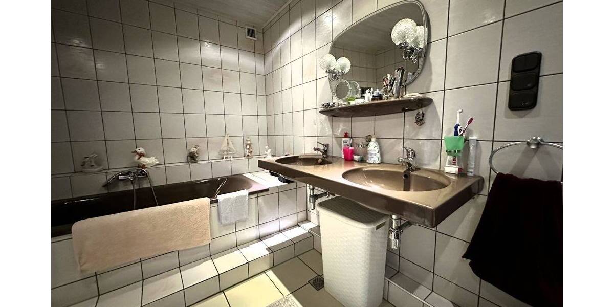 Doppelhaushälfte Essen Karnap - 6 Zimmer, 197 m&sup2;, 450.000&euro; | Angebot:24056728